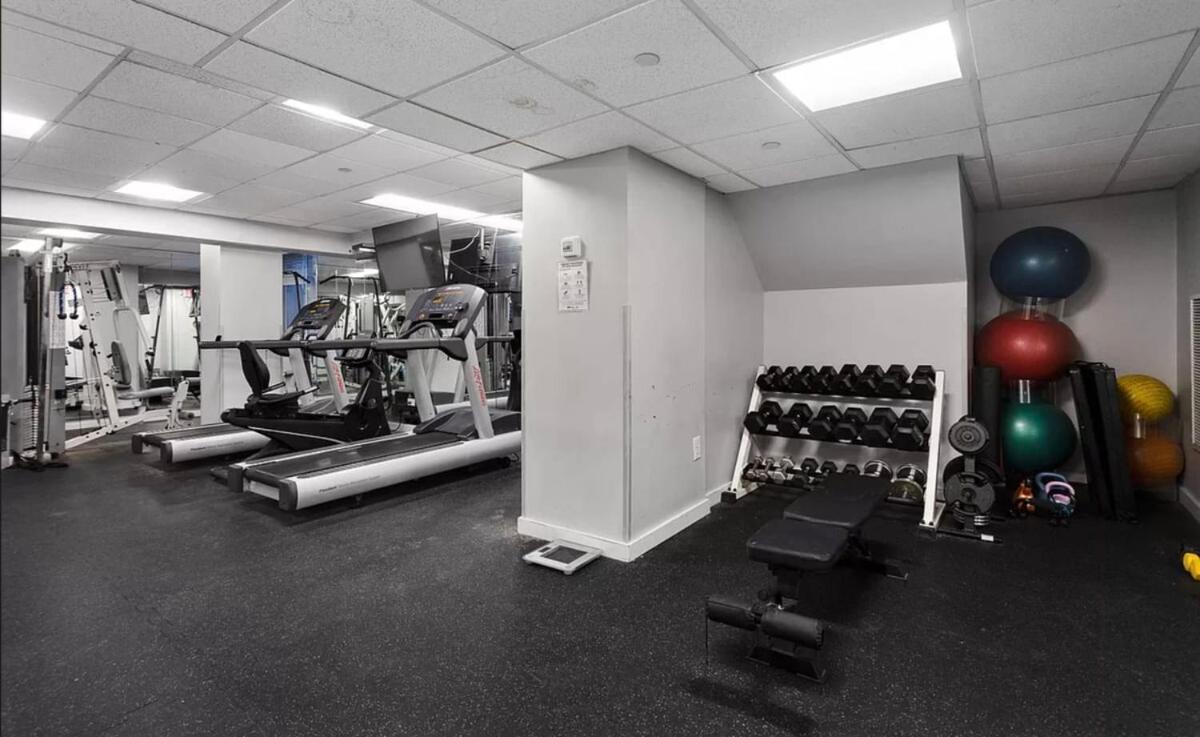 73-608 New 1br 1bth Uws Doorman Gym Appartement